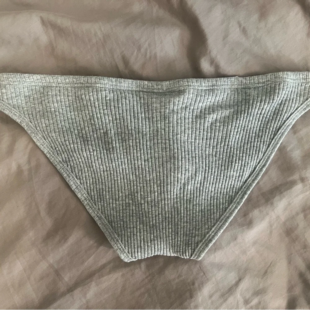 Men’s Gray Ribbed Bikini Bottom | Size Large (fits like a small) - Picture 2 of 3
